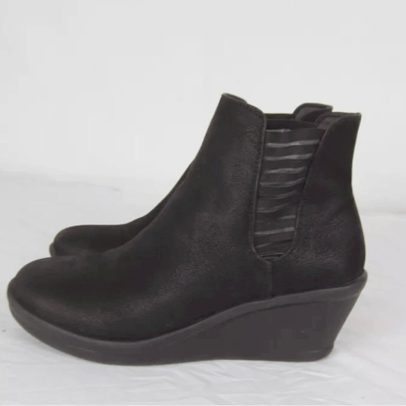 SOLD ‼️‼️Skechers black  ankle booties - Picture 5 of 12